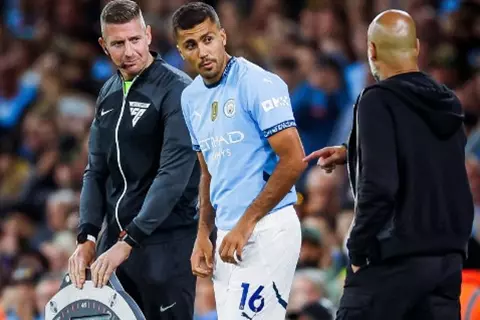 عودة للحياة بعد 240 يومًا.. رودري يشارك في مباراة مانشستر سيتي وبورنموث